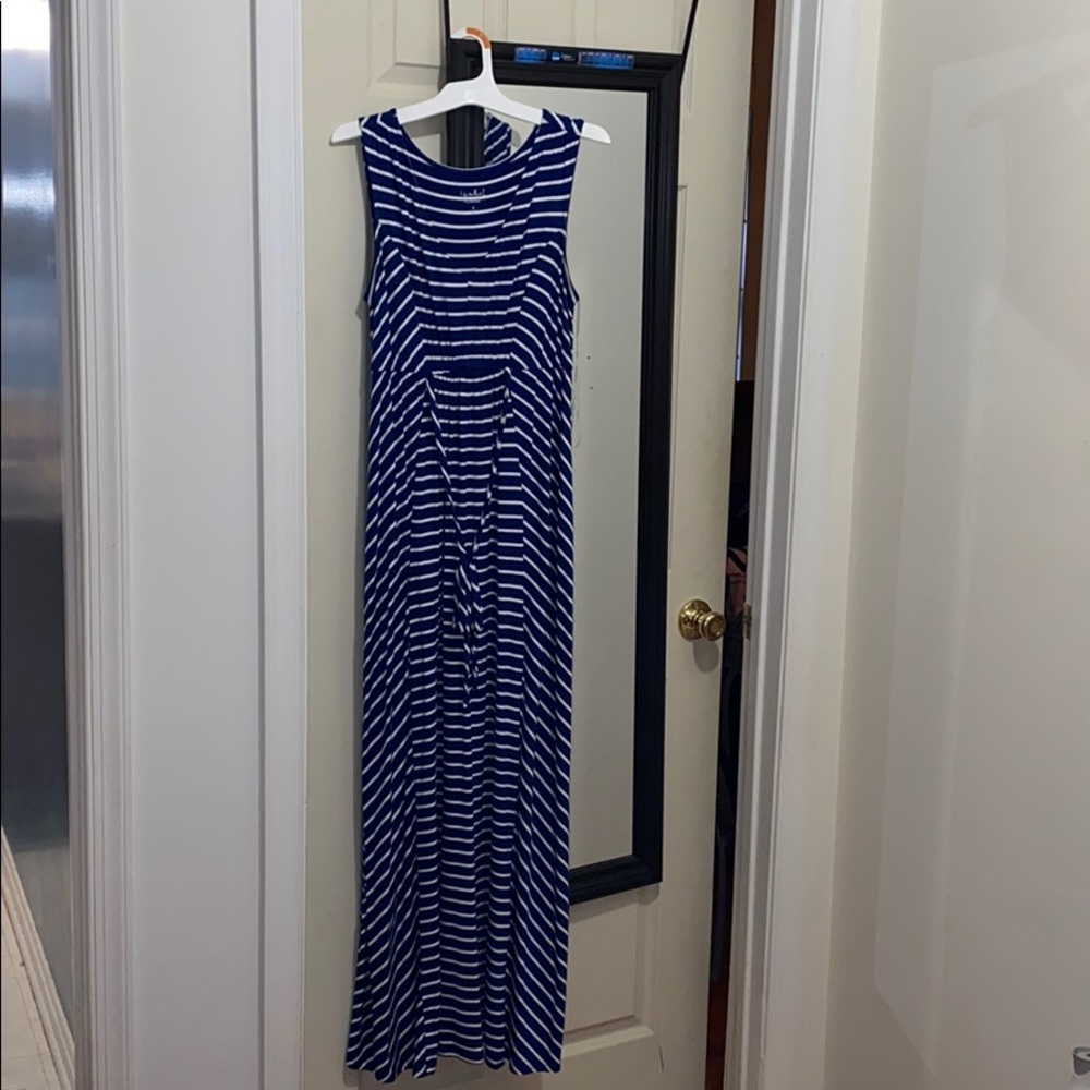 Maternity maxi dress